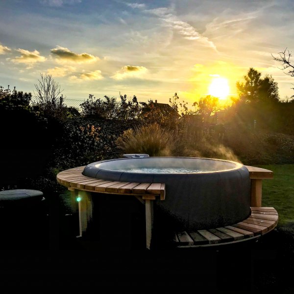 Proč je podzim a zima nejlepší čas na vířivku?